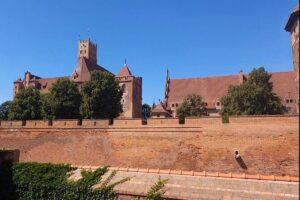 Aiport Gdansk Transfer to Malbork Castle or Stutthof - Your Real Time Budget: 1 Hour Drive Each Way, Then 3.5 Hours On Site