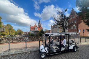 Gdansk: 2H City Sightseeing Tour LIVE GUIDED by Buggy/Golf cart - Price and what $51.97 really buys you