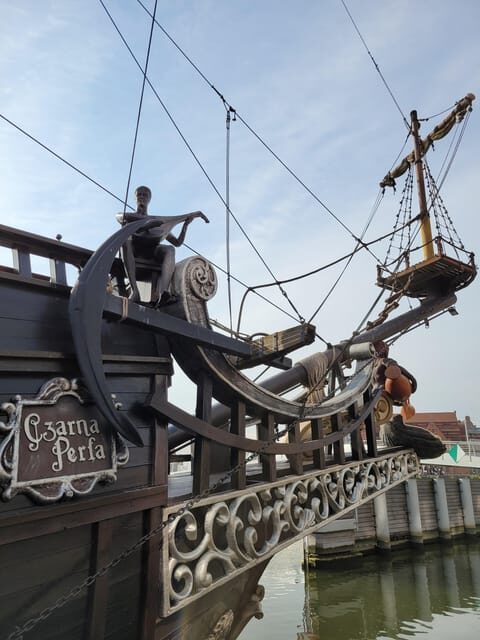 Gdansk: Guided Round-Trip Cruise to Westerplatte - Onboard Atmosphere: Live Music, Sea-Shanty Energy, and the Bar That Works