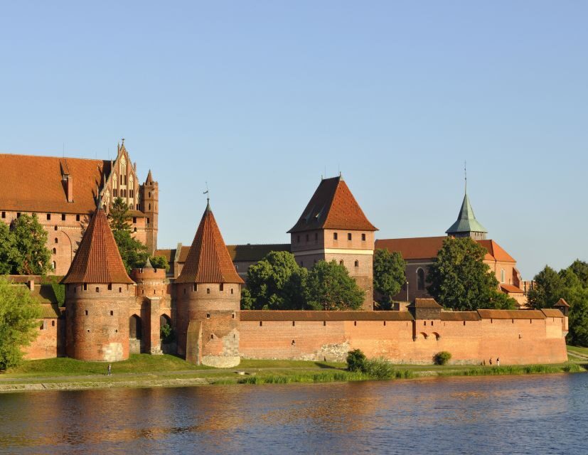Malbork Castle Tour: 6-Hour Private Tour - Skip-The-Line Entry: Saving Your Energy for the Walls
