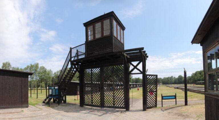 Private transportation to the Stutthof Concentration Camp 4h - Private door-to-door transport: the value you feel immediately